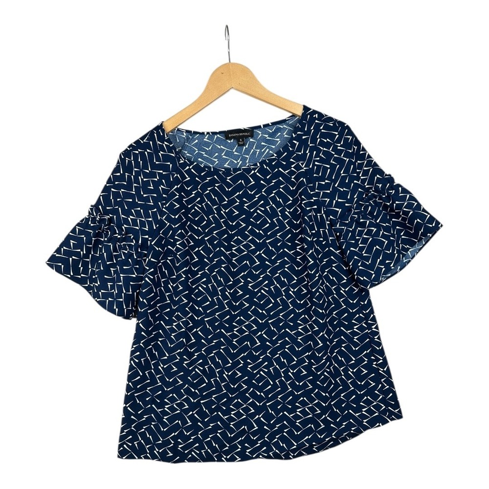 Banana Republic Short Sleeve Blouse size Small Blue/White